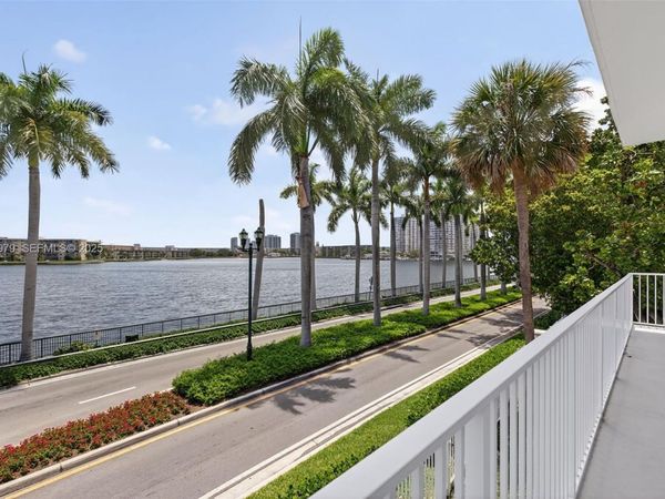 2851 NE 183rd St, Unit 216E, Aventura, FL 33160