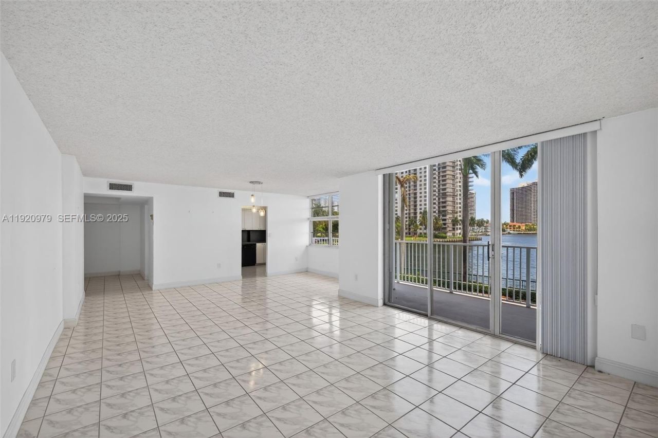 2851 NE 183rd St, Unit 216E, Aventura, FL 33160 Photo