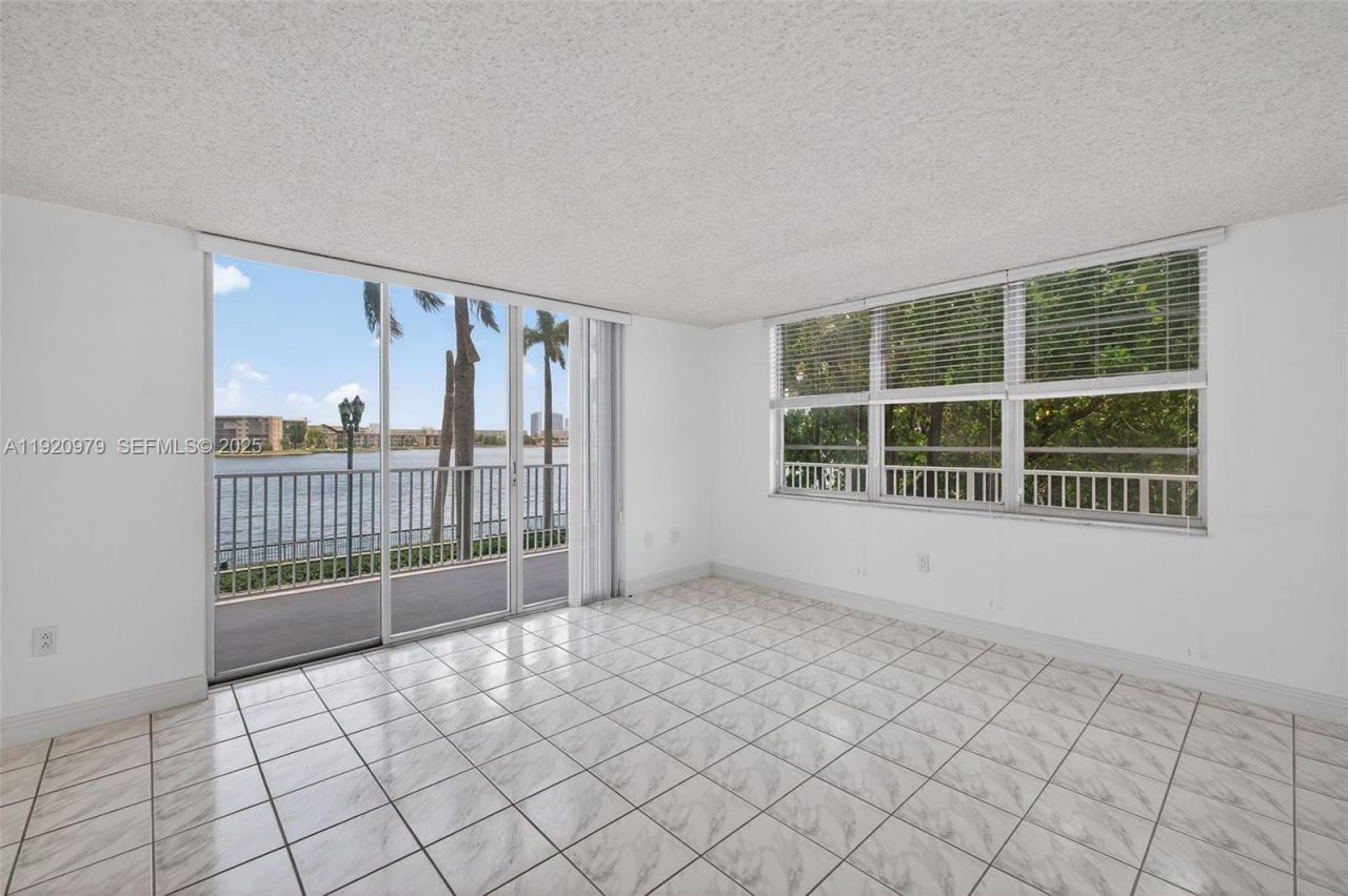2851 NE 183rd St, Unit 216E, Aventura, FL 33160 Photo