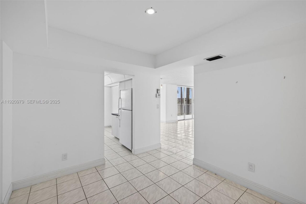 2851 NE 183rd St, Unit 216E, Aventura, FL 33160 Photo