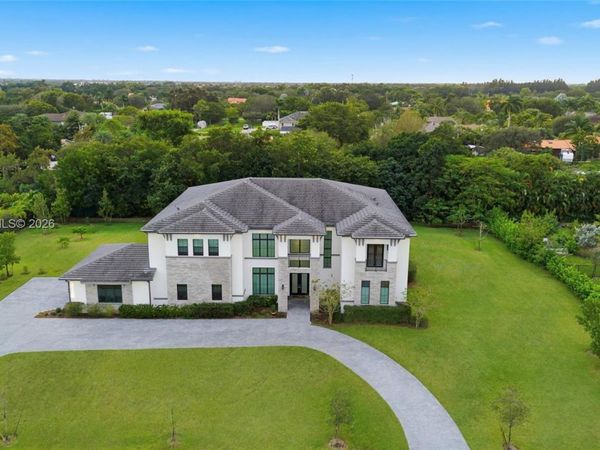 17130 Magnolia Estates Dr, Southwest Ranches, FL 33331