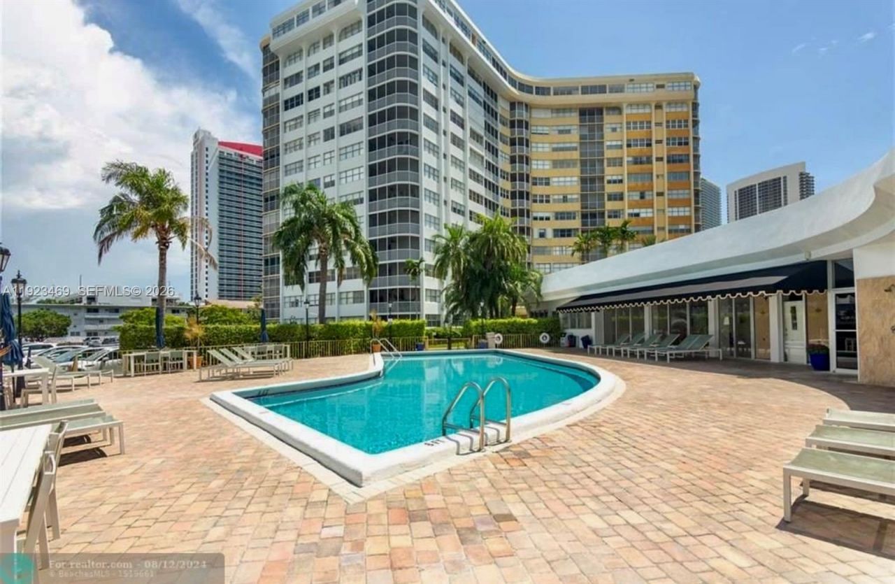 100 Golden Isles Dr, Unit 605, Hallandale Beach, FL 33009 Photo