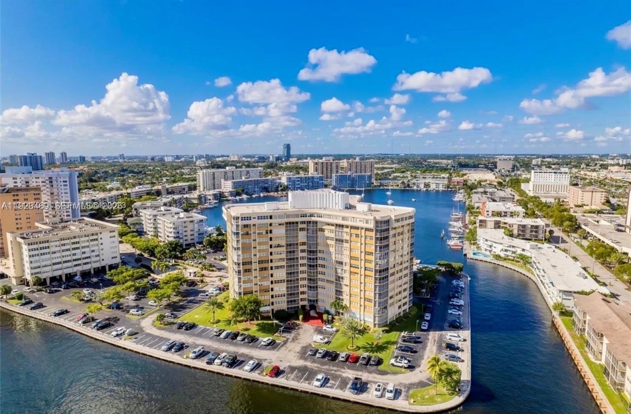 100 Golden Isles Dr, Unit 605, Hallandale Beach, FL 33009 Photo