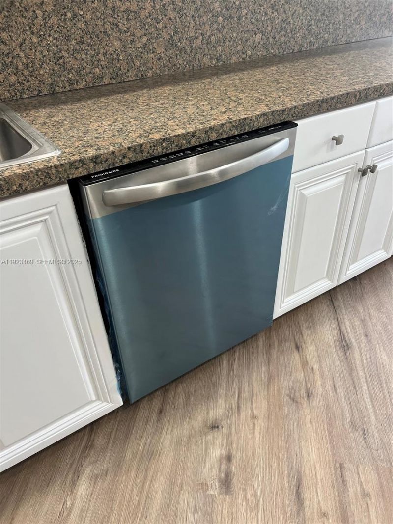 100 Golden Isles Dr, Unit 605, Hallandale Beach, FL 33009 Photo