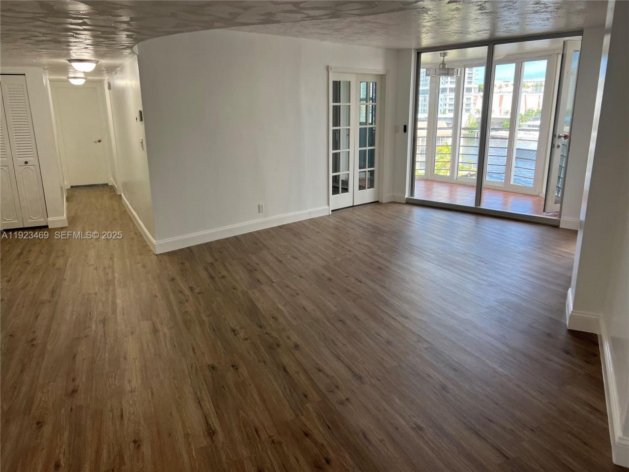 100 Golden Isles Dr, Unit 605, Hallandale Beach, FL 33009 Photo