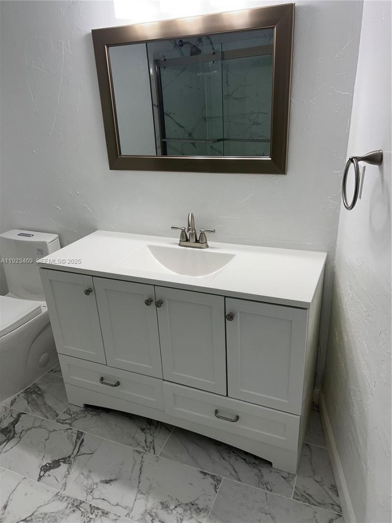 100 Golden Isles Dr, Unit 605, Hallandale Beach, FL 33009 Photo
