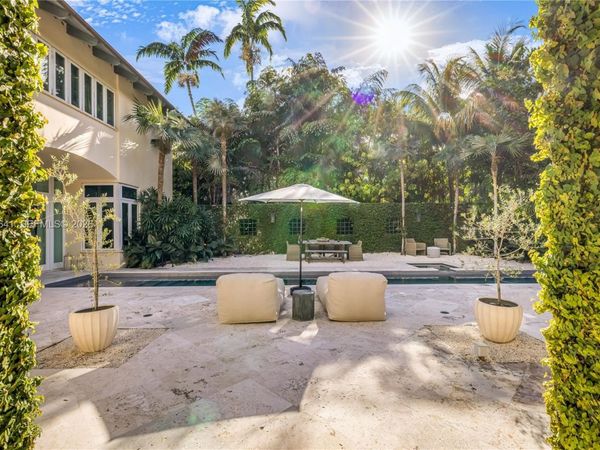 7370 Vistalmar St, Coral Gables, FL 33143