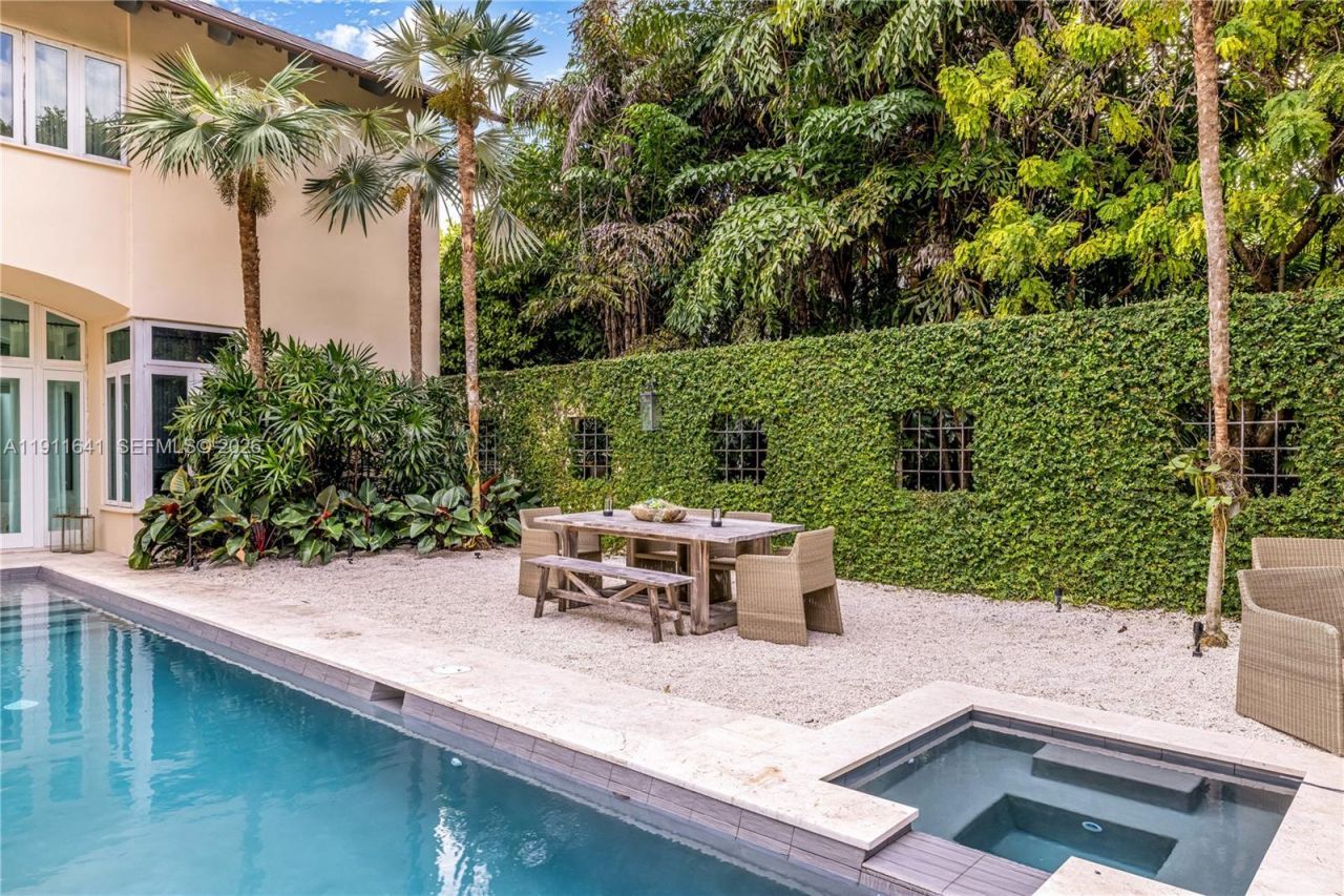 7370 Vistalmar St, Coral Gables, FL 33143 Photo