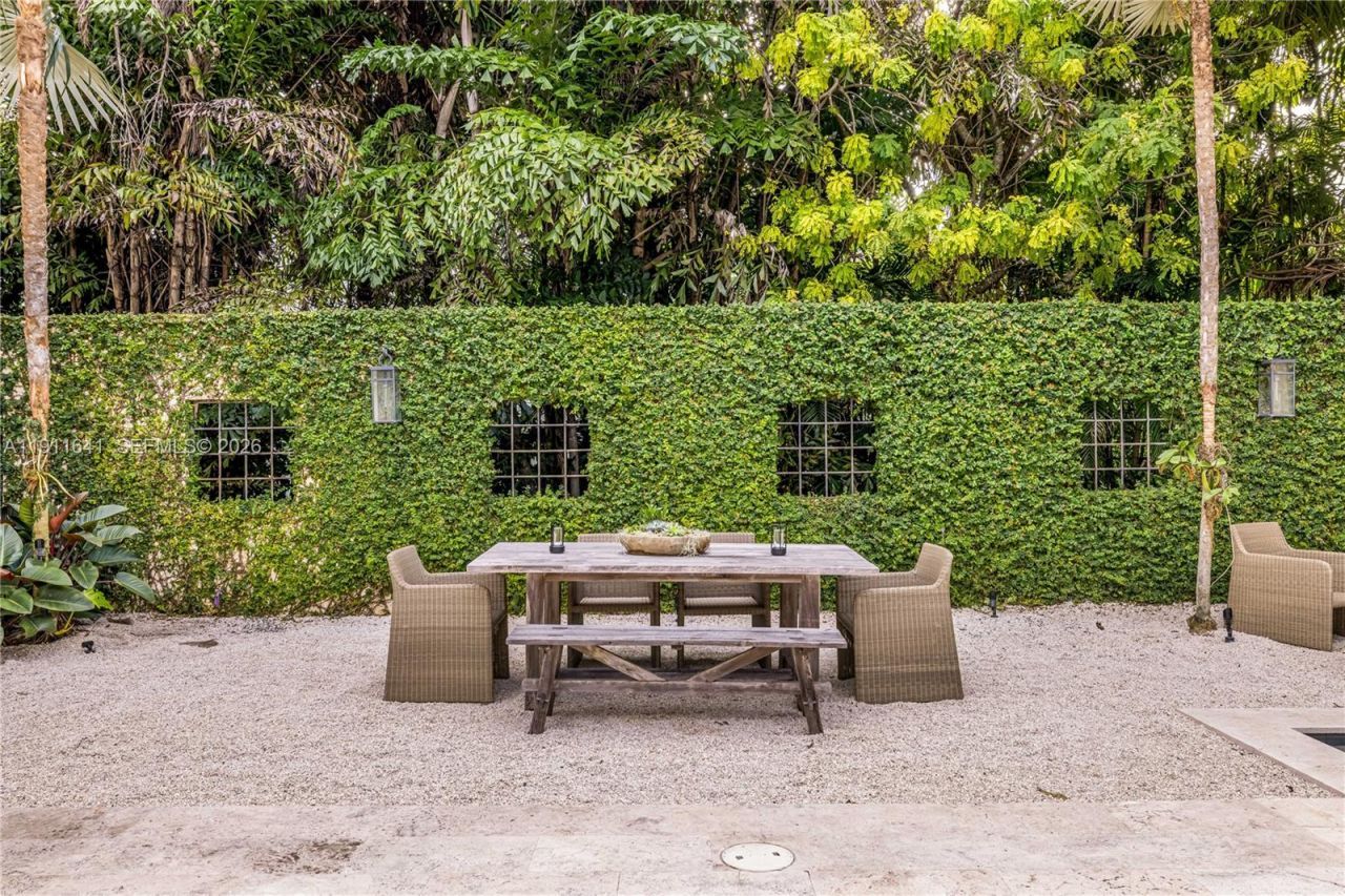 7370 Vistalmar St, Coral Gables, FL 33143 Photo