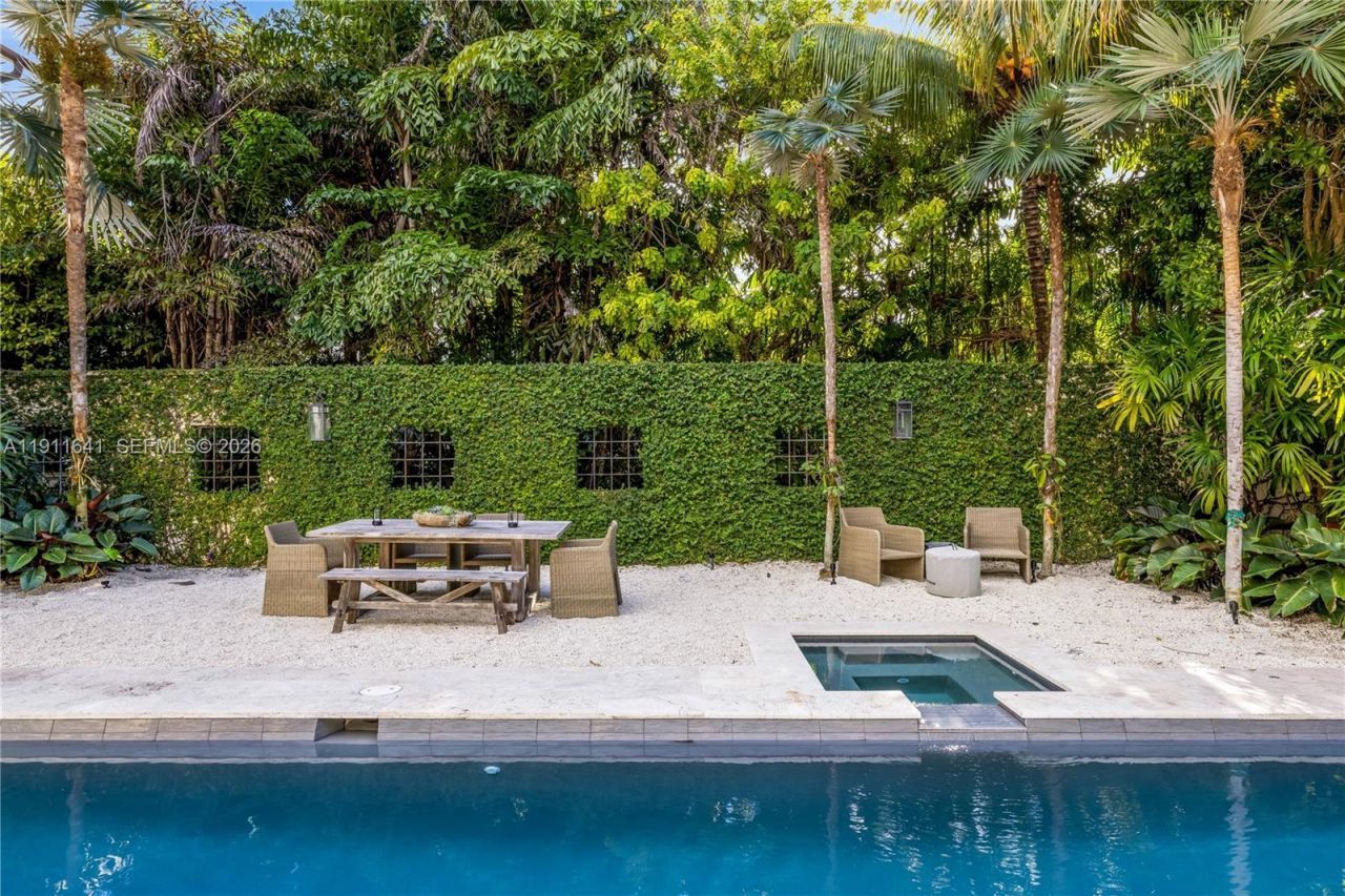 7370 Vistalmar St, Coral Gables, FL 33143 Photo