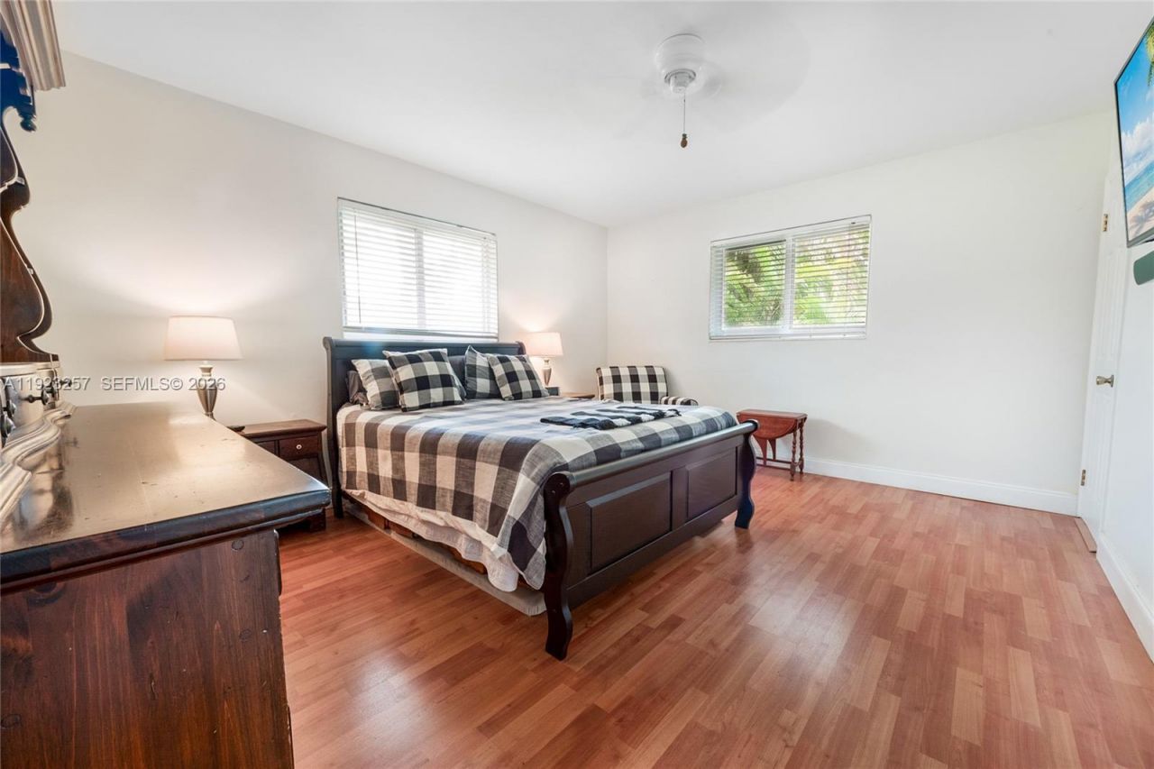 8700 SW 159th St, Palmetto Bay, FL 33157 Photo