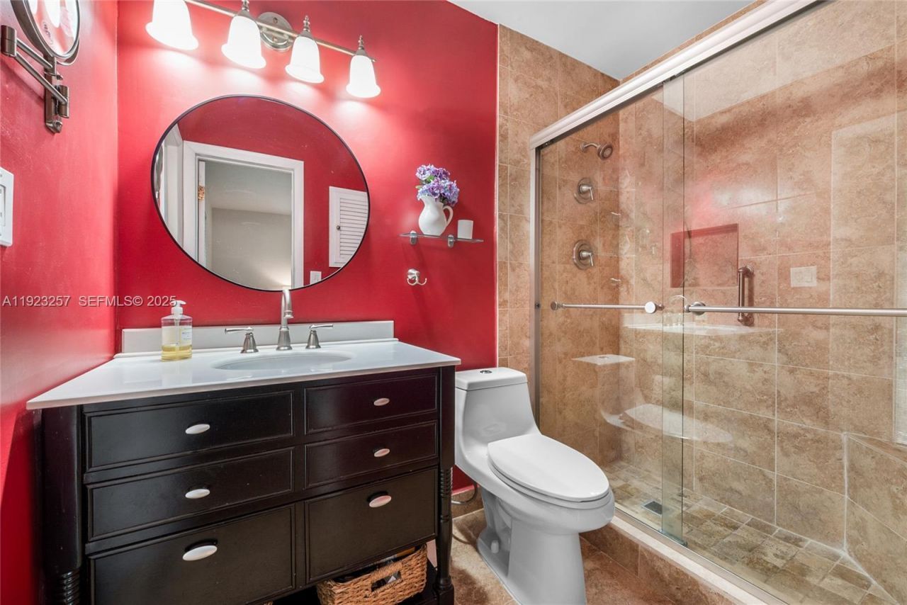 8700 SW 159th St, Palmetto Bay, FL 33157 Photo