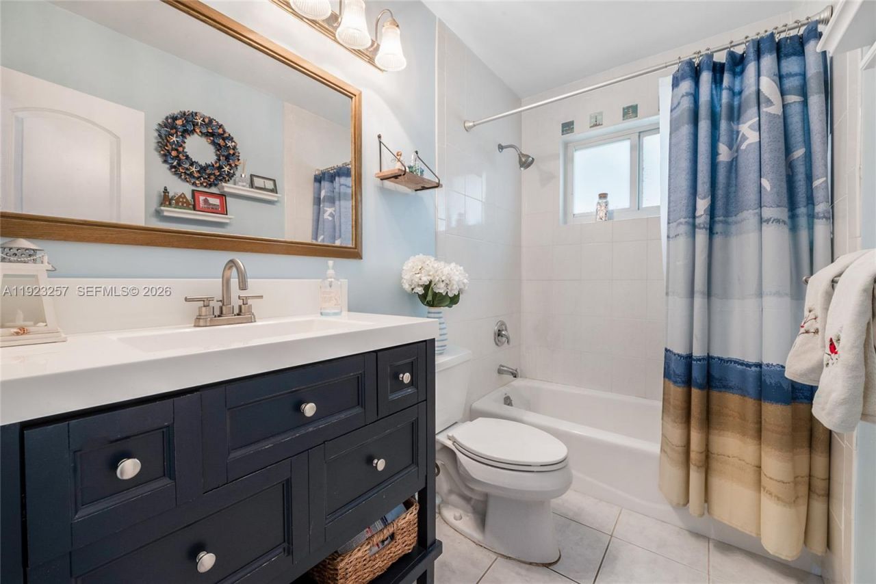 8700 SW 159th St, Palmetto Bay, FL 33157 Photo