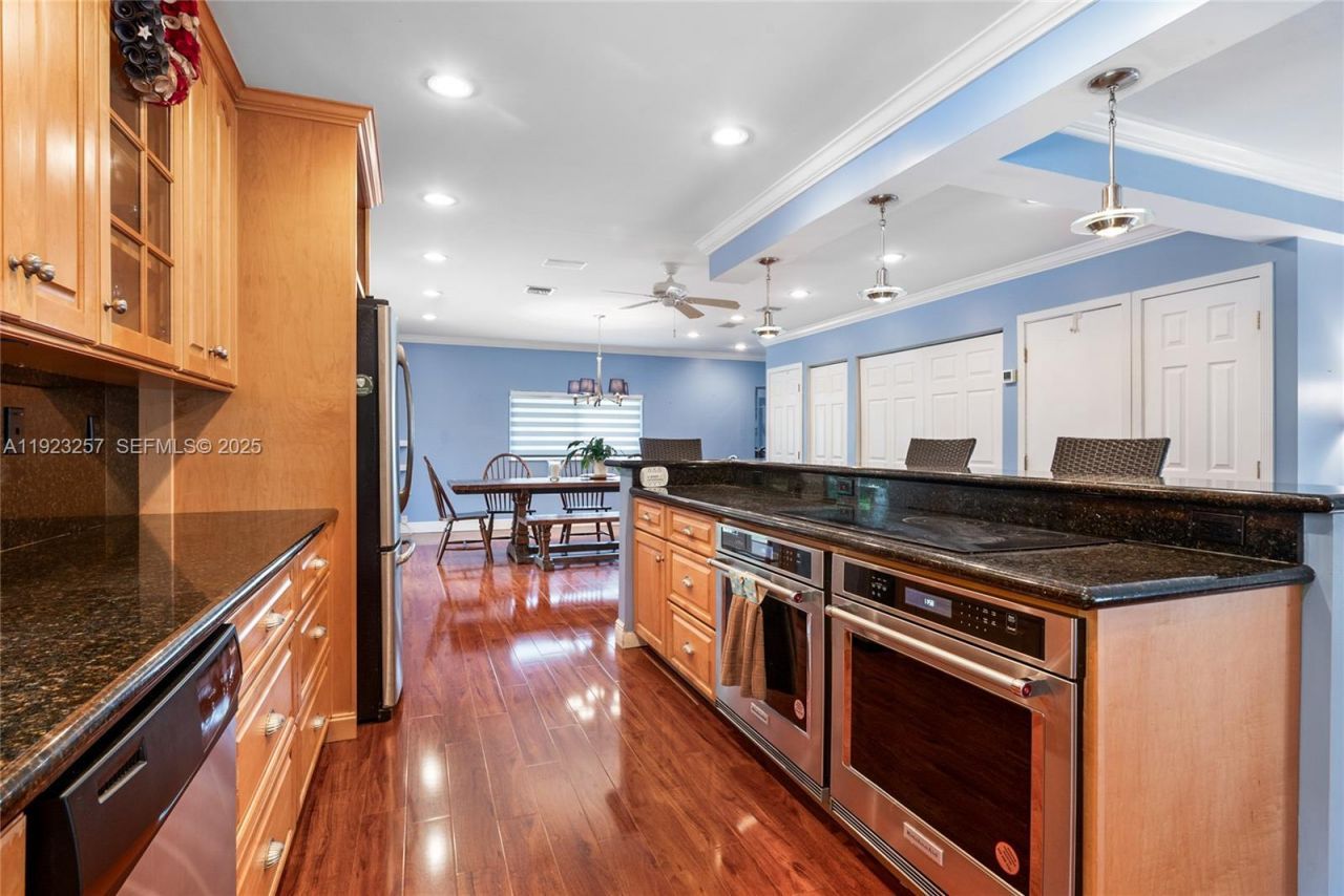 8700 SW 159th St, Palmetto Bay, FL 33157 Photo