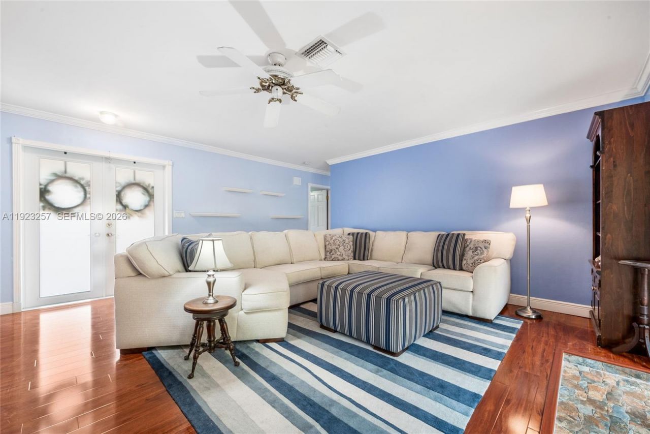 8700 SW 159th St, Palmetto Bay, FL 33157 Photo