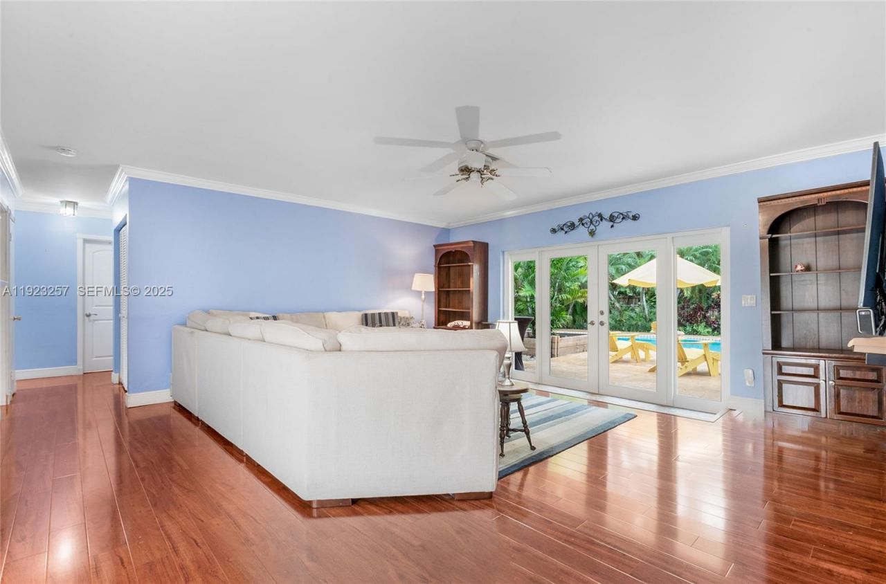 8700 SW 159th St, Palmetto Bay, FL 33157 Photo