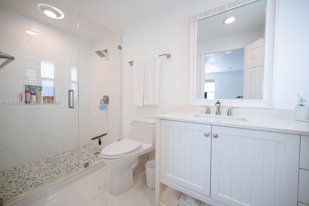 212 Buttonwood Ln, Key Largo, FL 33070 Photo