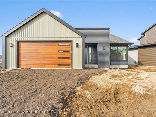 15332 Sherwood Lane, Lansing, MI 48906