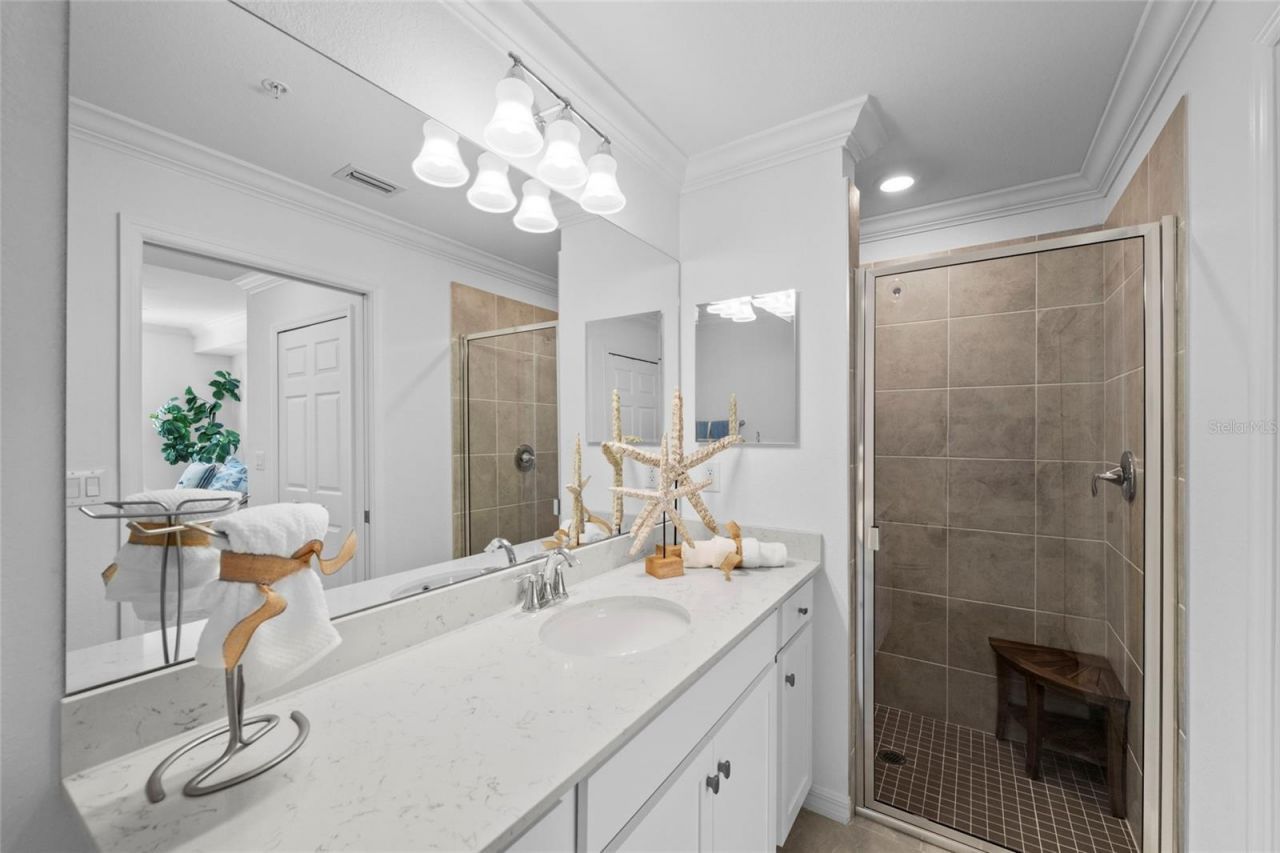 18114 Gawthrop Drive, Unit 105, Bradenton, FL 34211 Photo