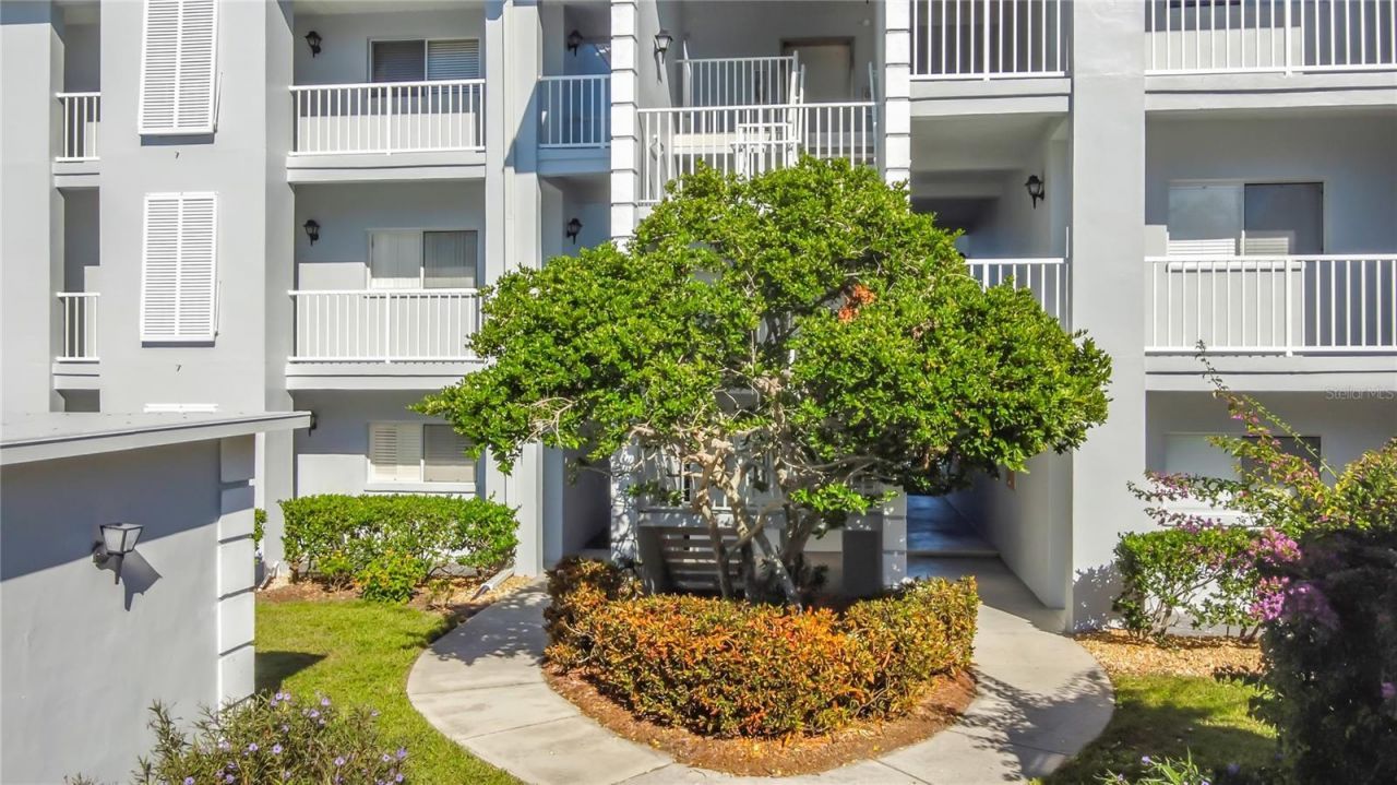 404 Cerromar Circle N, Unit 115, Venice, FL 34293 Photo