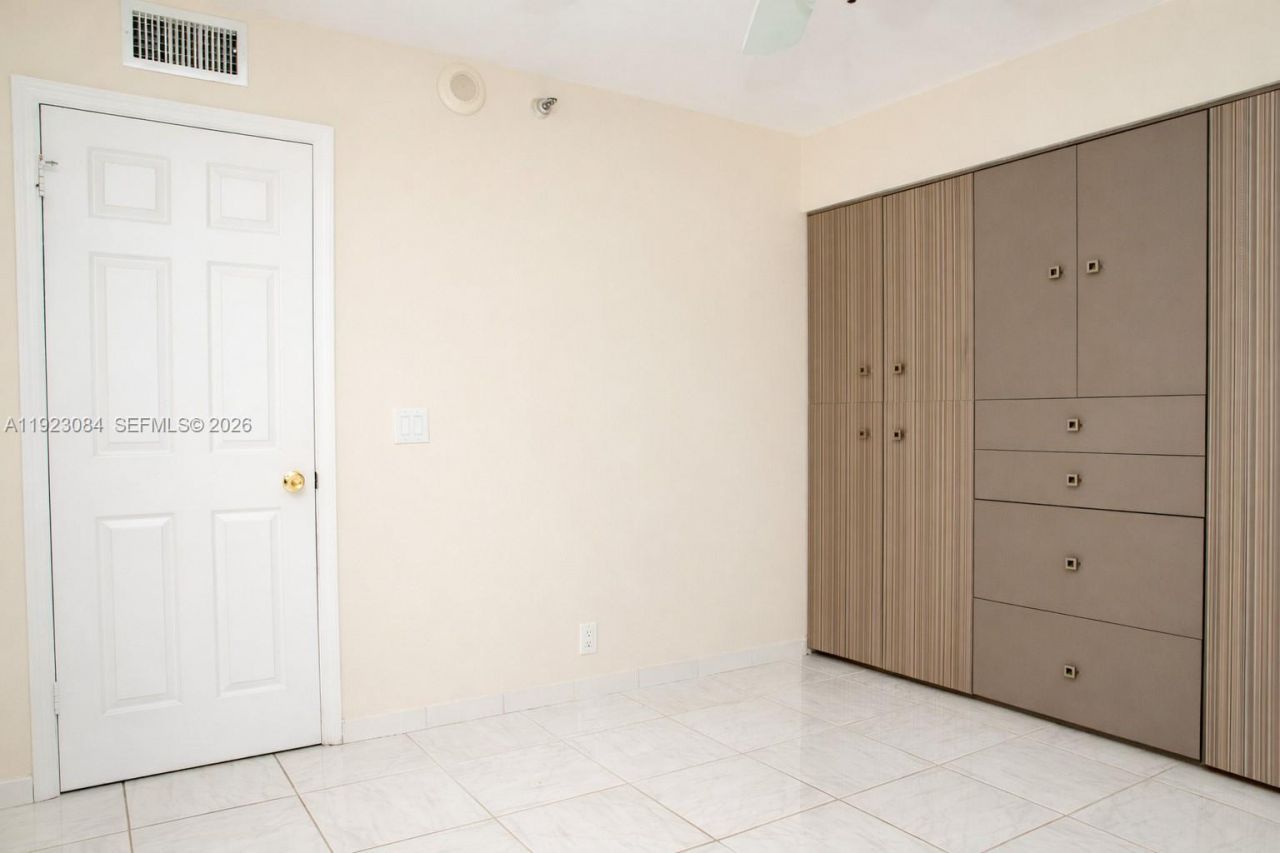 3500 Mystic Pointe Dr, Unit 3506, Aventura, FL 33180 Photo