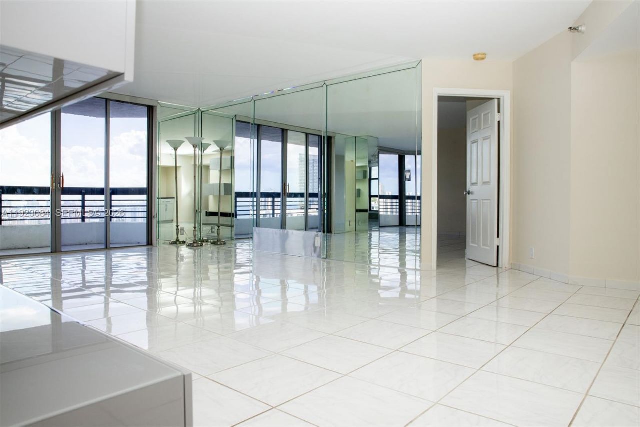 3500 Mystic Pointe Dr, Unit 3506, Aventura, FL 33180 Photo