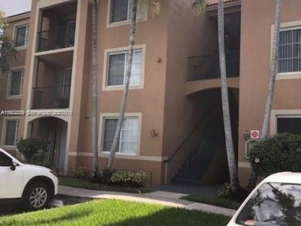 Unit 204, Tamarac, FL 33321