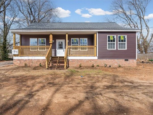 262 Dallas Street SW, Gravette, AR 72736