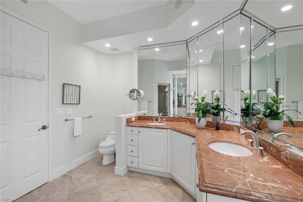 1560 Clermont Dr, Unit D-201, Naples, FL 34109 Photo
