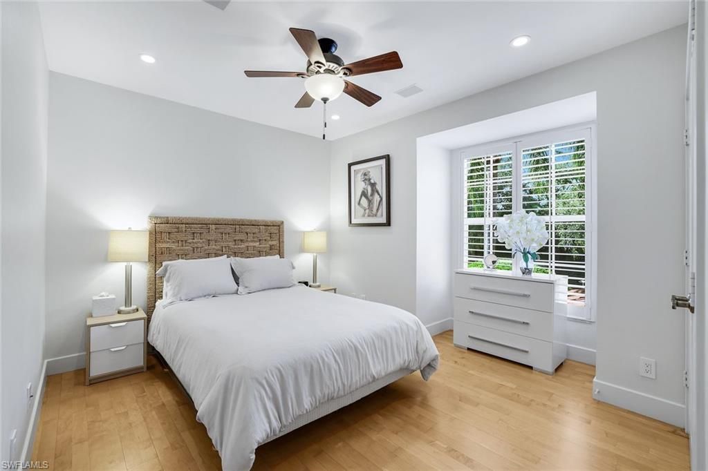 1560 Clermont Dr, Unit D-201, Naples, FL 34109 Photo