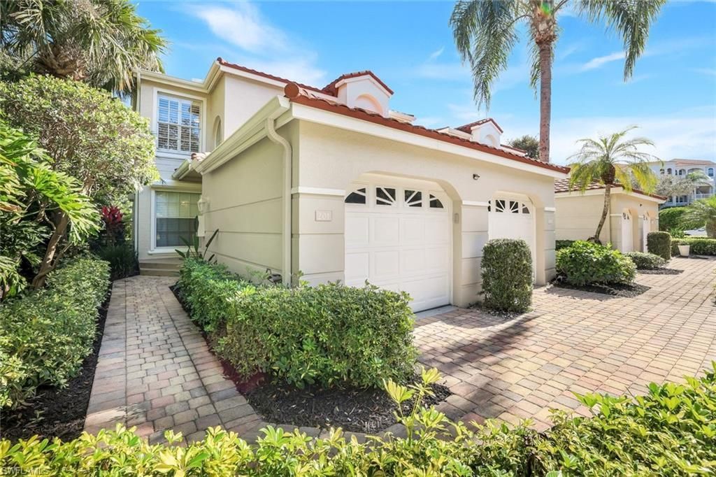 1560 Clermont Dr, Unit D-201, Naples, FL 34109 Photo