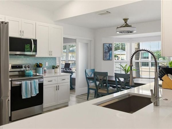688 Wiggins Lake DR, Unit 201, NAPLES, FL 34110