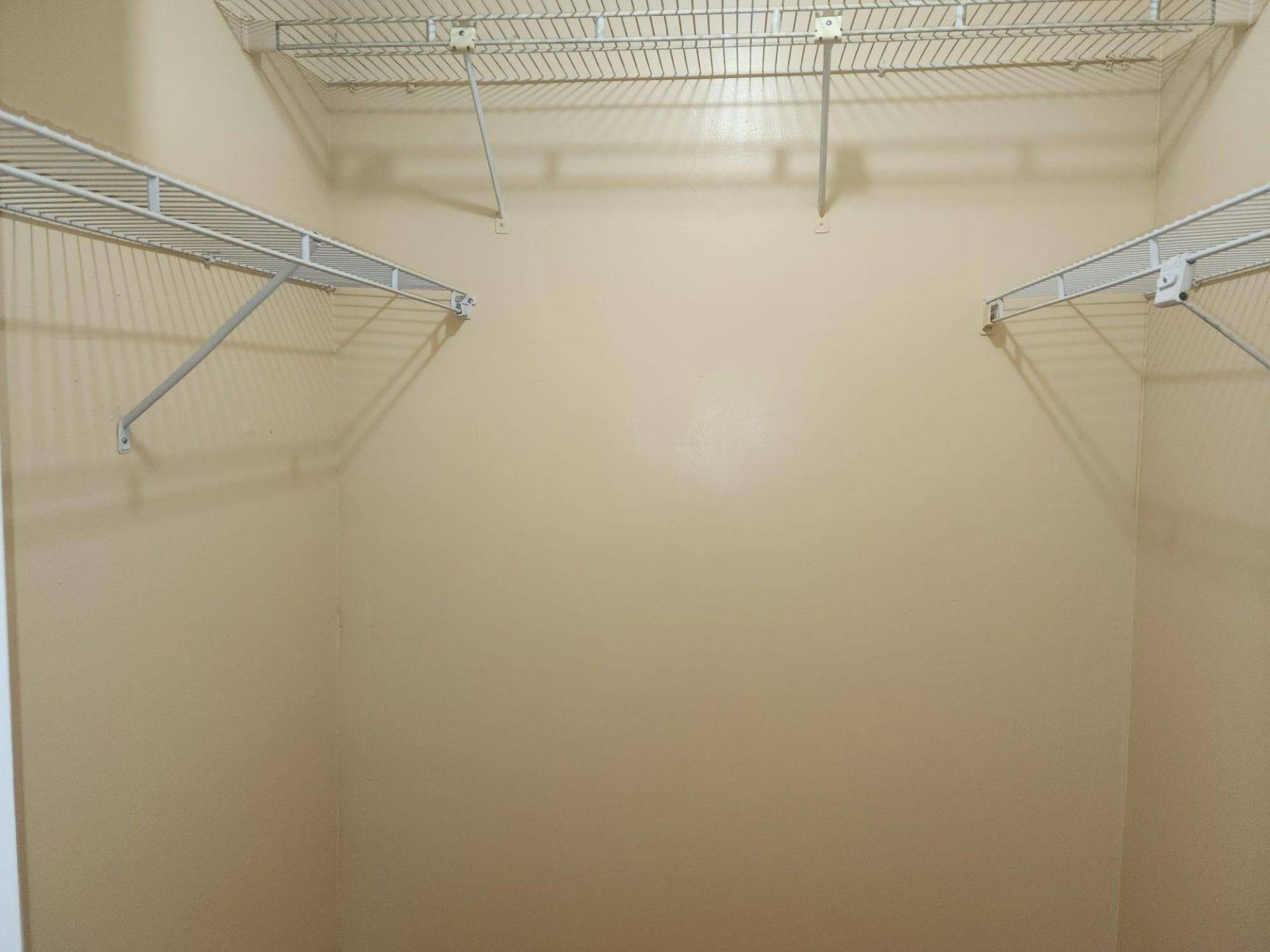 4174 Inverrary Drive, Unit 811, Lauderhill, FL 33319 Photo