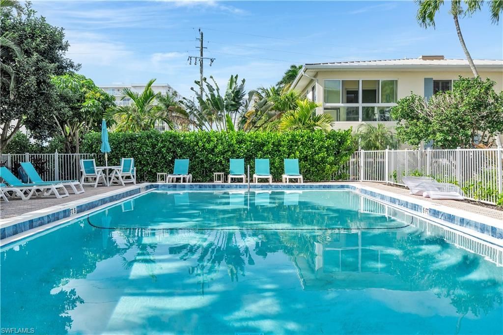 1950 Gulf Shore Blvd N, Unit 201, Naples, FL 34102 Photo