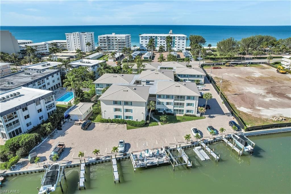 1950 Gulf Shore Blvd N, Unit 201, Naples, FL 34102 Photo