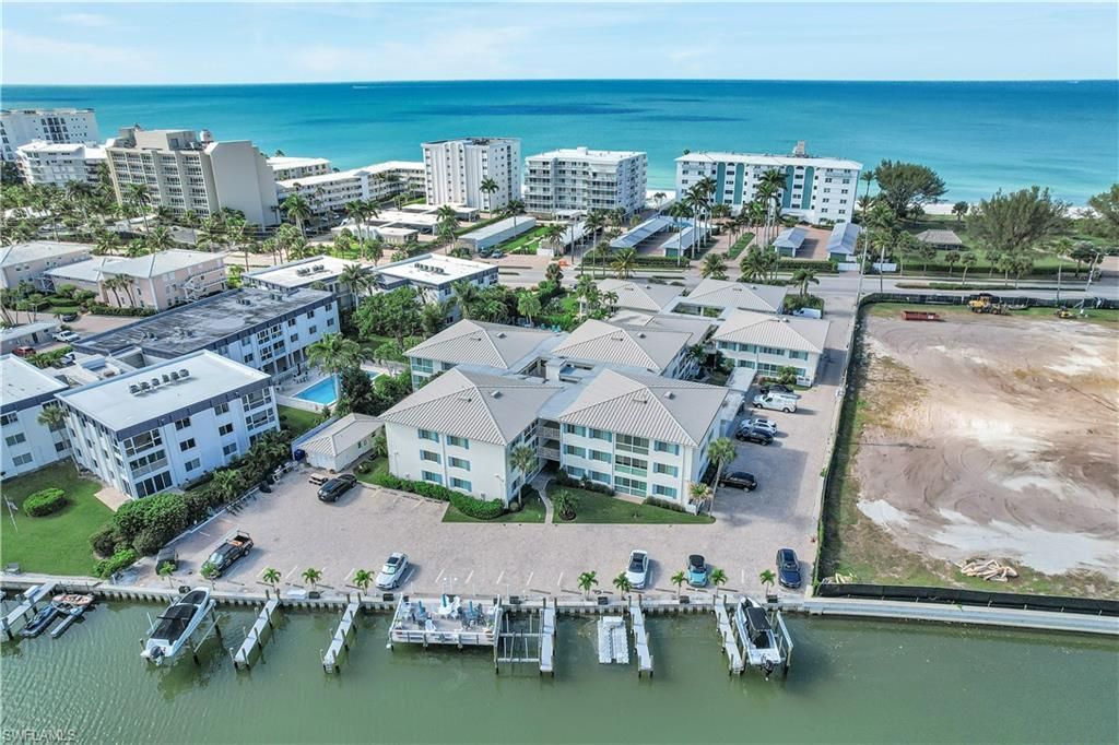 1950 Gulf Shore Blvd N, Unit 201, Naples, FL 34102 Photo