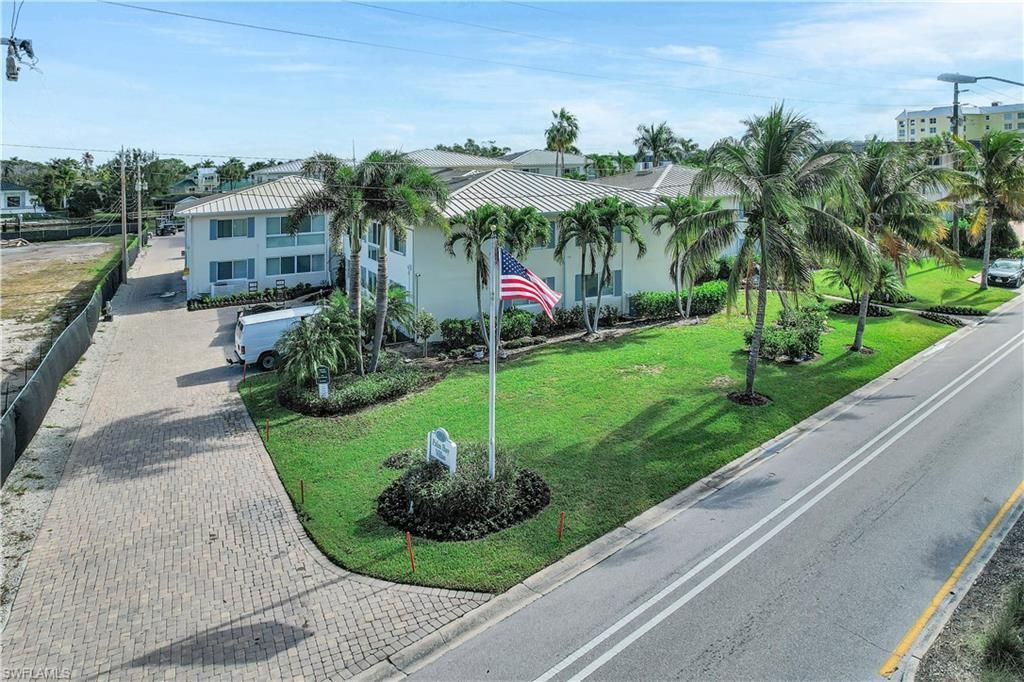 1950 Gulf Shore Blvd N, Unit 201, Naples, FL 34102 Photo