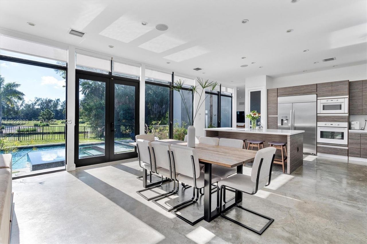 1009 NE 104th St, Miami Shores, FL 33138 Photo