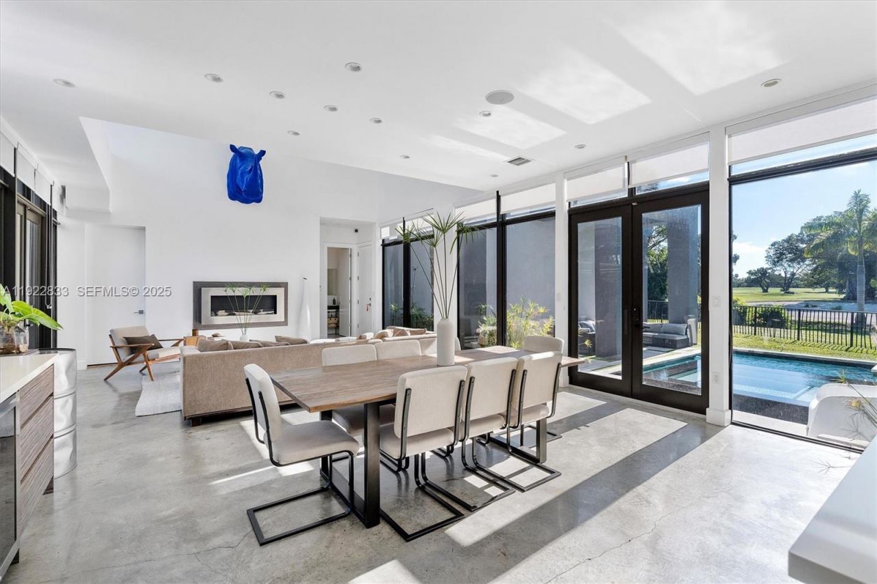 1009 NE 104th St, Miami Shores, FL 33138 Photo