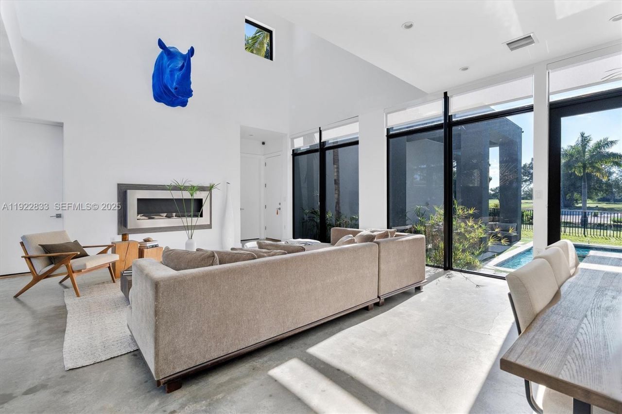 1009 NE 104th St, Miami Shores, FL 33138 Photo