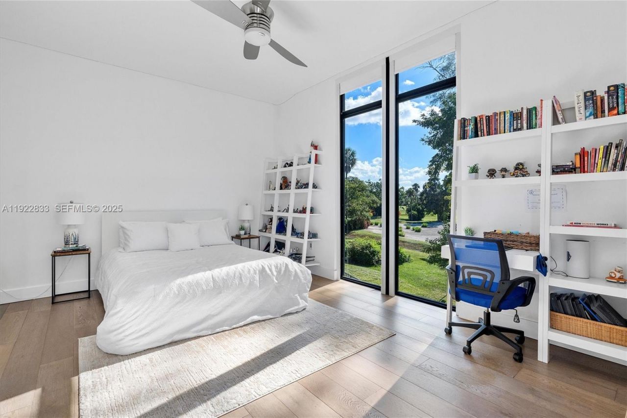 1009 NE 104th St, Miami Shores, FL 33138 Photo