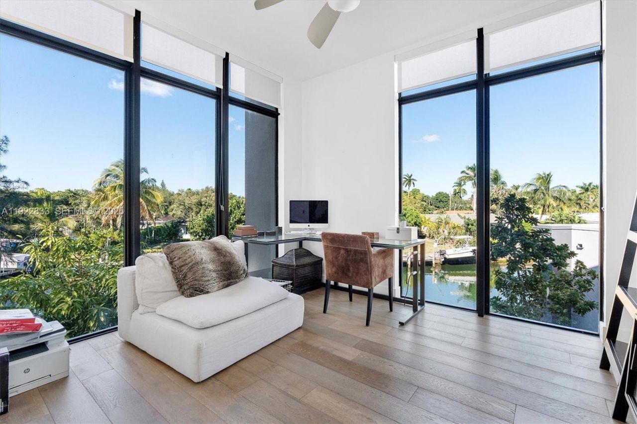 1009 NE 104th St, Miami Shores, FL 33138 Photo