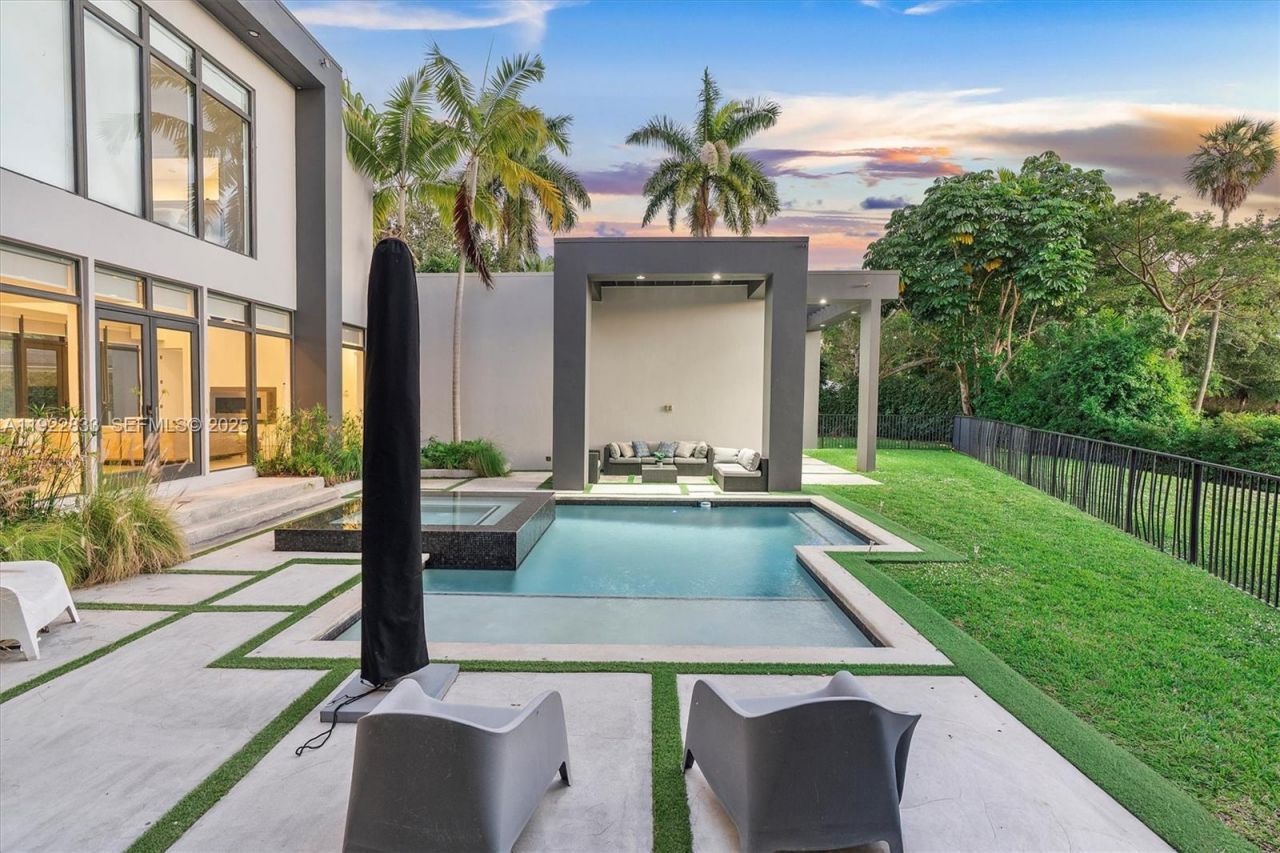 1009 NE 104th St, Miami Shores, FL 33138 Photo