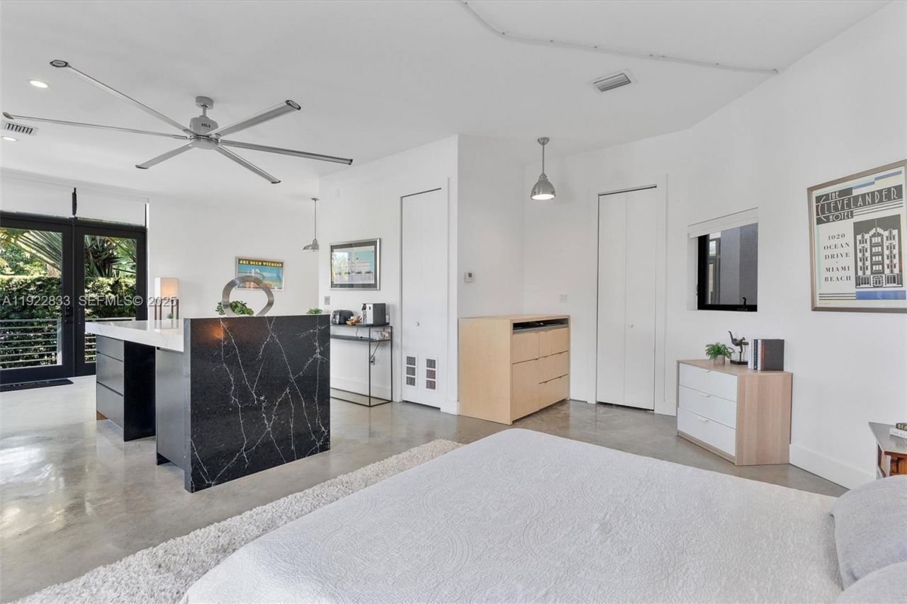 1009 NE 104th St, Miami Shores, FL 33138 Photo