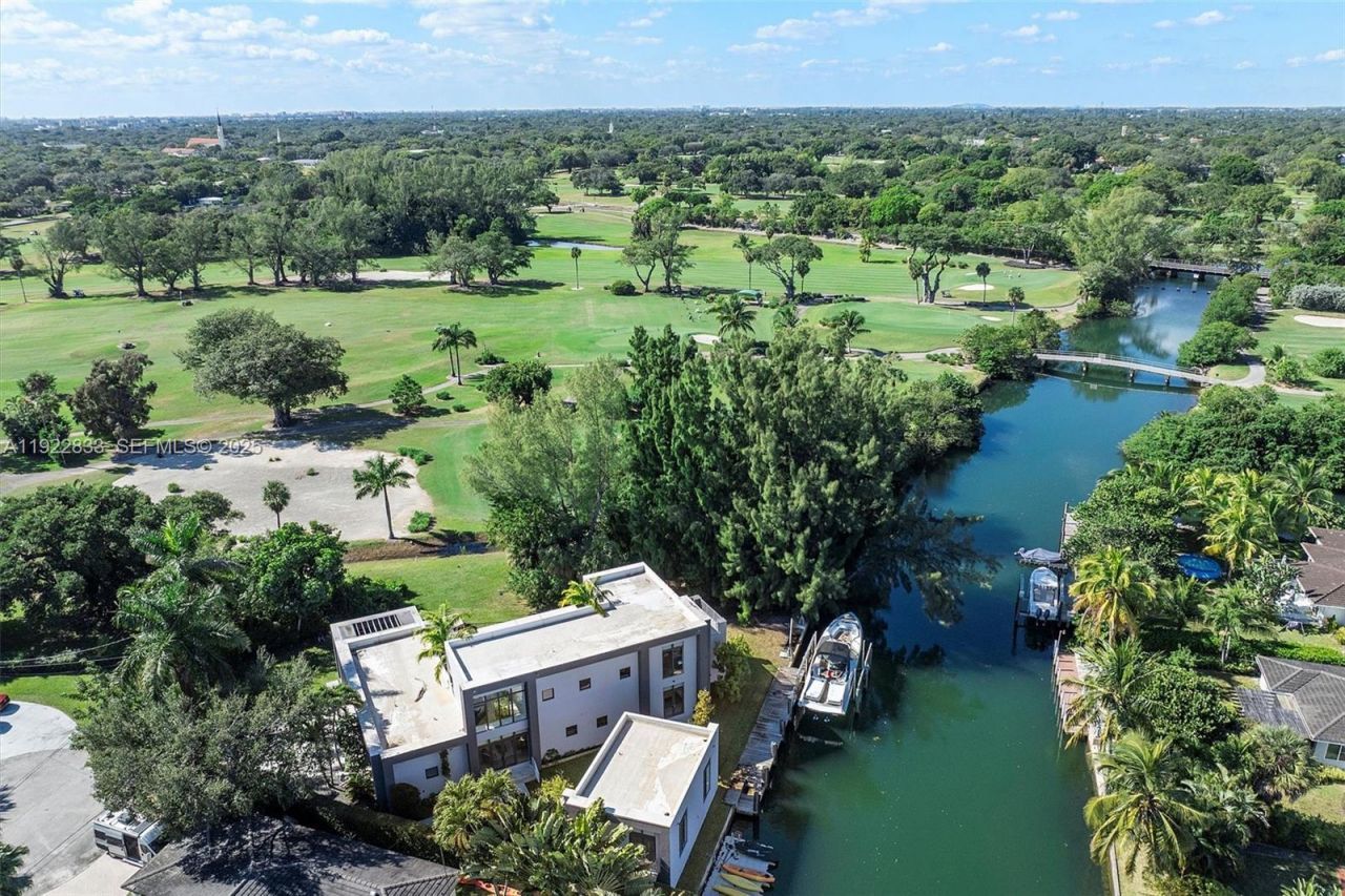 1009 NE 104th St, Miami Shores, FL 33138 Photo