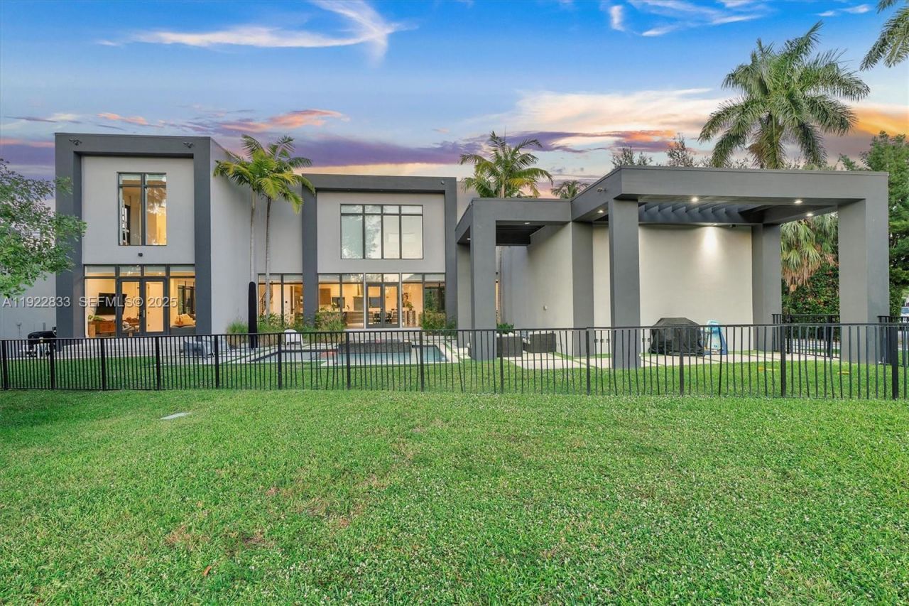 1009 NE 104th St, Miami Shores, FL 33138 Photo