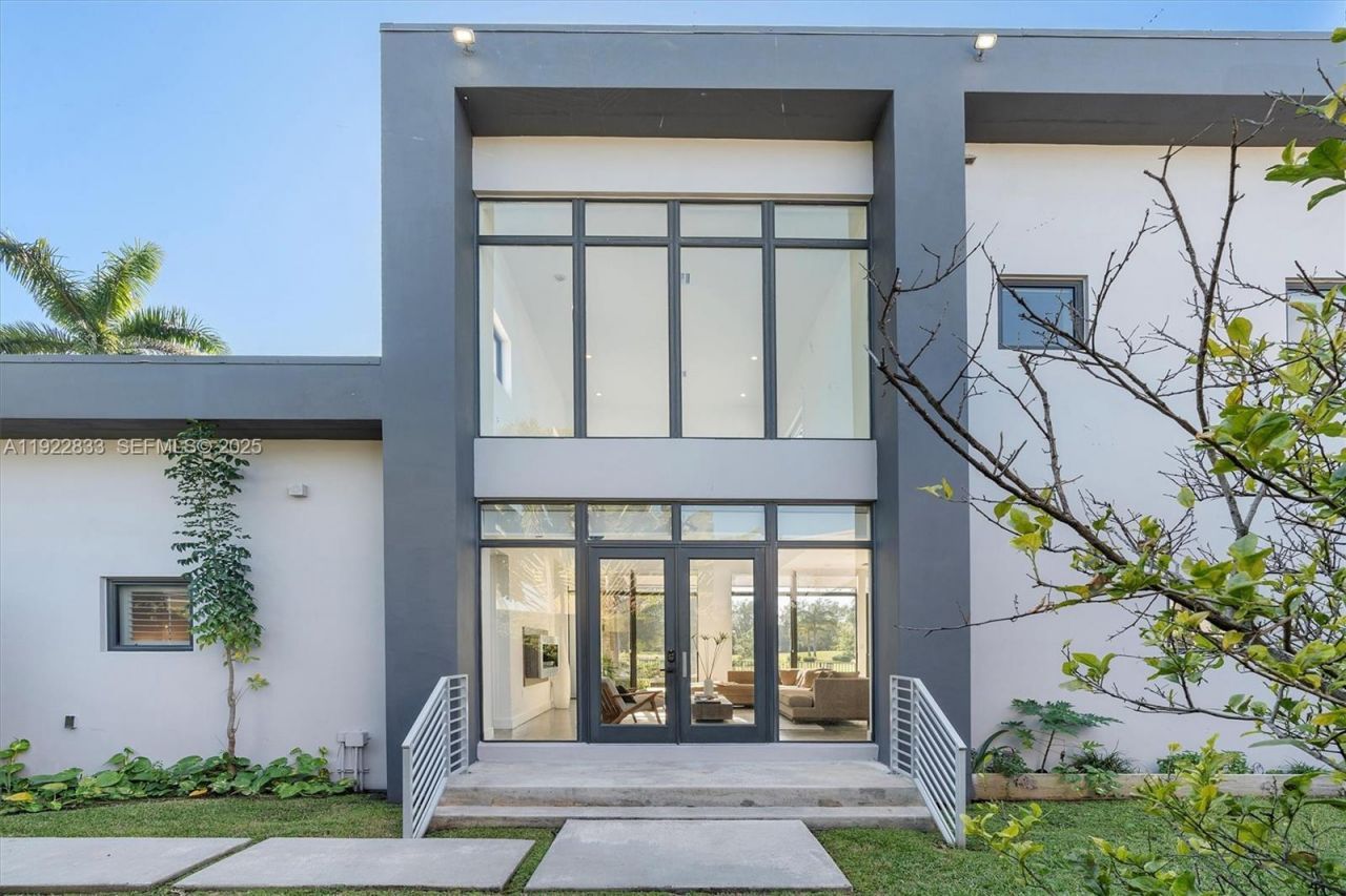 1009 NE 104th St, Miami Shores, FL 33138 Photo