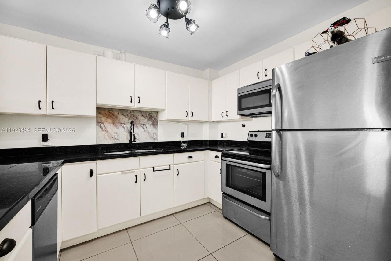 6900 Bay Dr, Unit 6B, Miami Beach, FL 33141 Photo