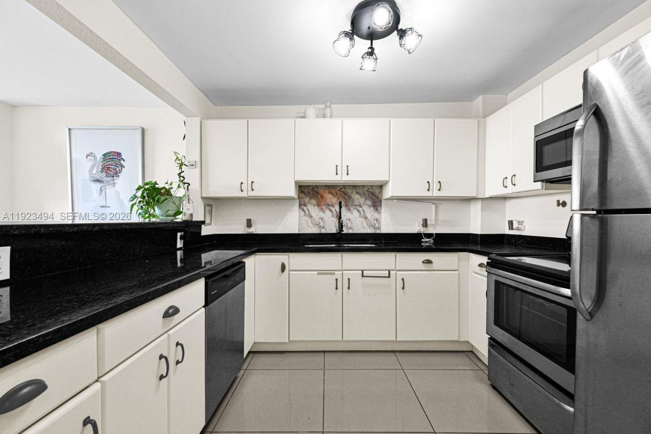 6900 Bay Dr, Unit 6B, Miami Beach, FL 33141 Photo