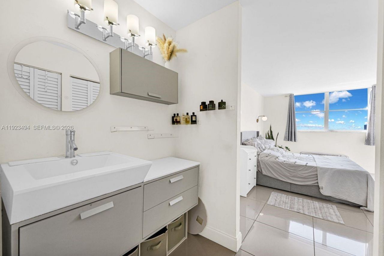 6900 Bay Dr, Unit 6B, Miami Beach, FL 33141 Photo
